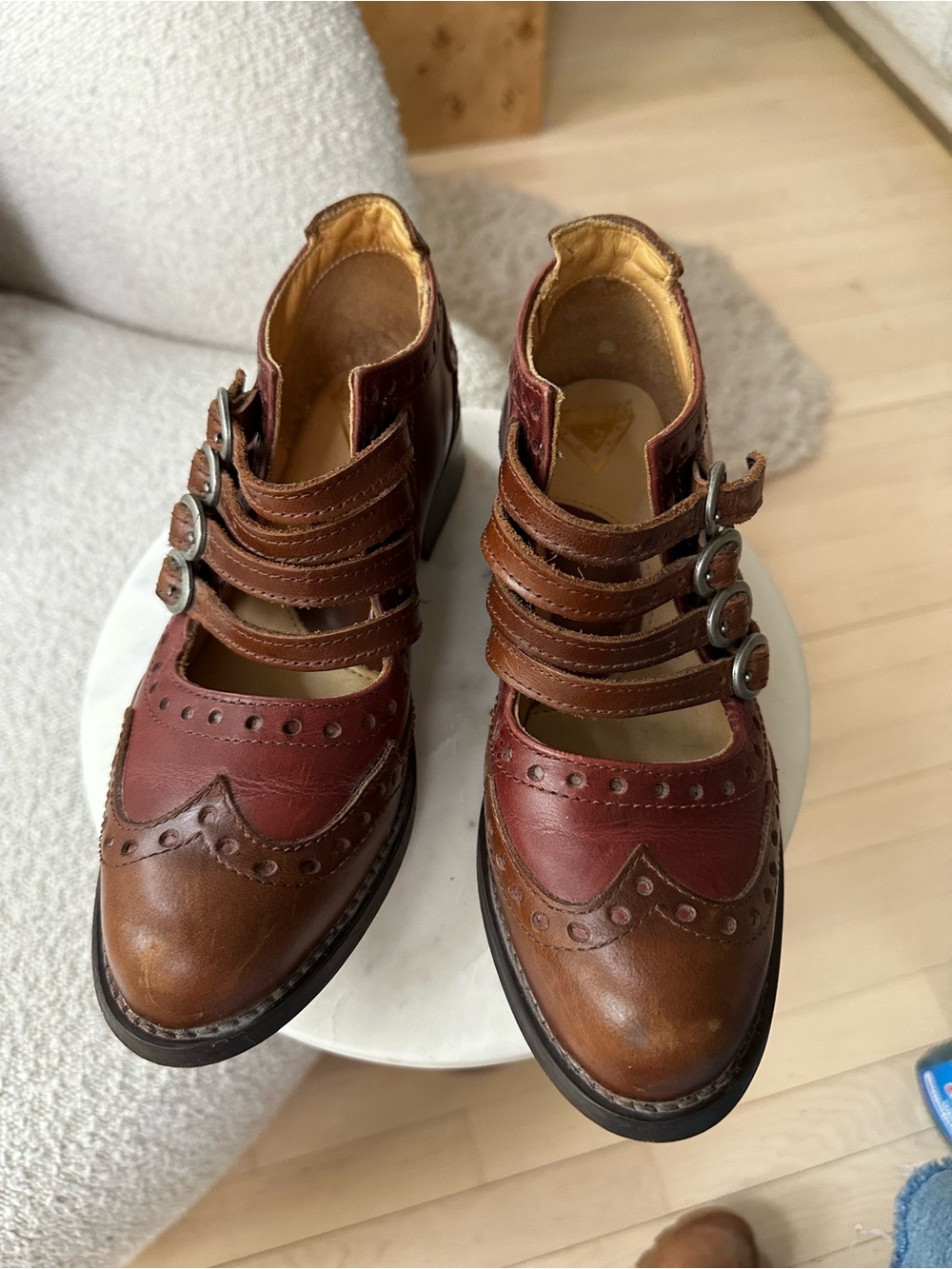 JOHN FLUEVOG ADRIANS: ALLI 4-BUCKLE MARY JANE BROGUE WINGTIP SHOES US 6 - Picture 6 of 9